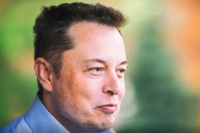 特斯拉（TSLA）股票价格过高，但再次上涨3％