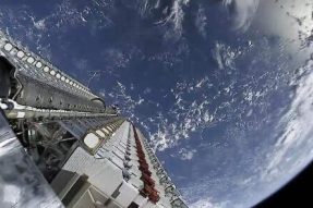 SpaceX计划每月定期向轨道发射120颗星链卫星