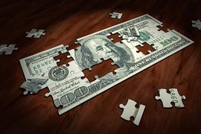 Coinbase 面向美国客户推出 Visa 借记卡「Coinbase 卡」，并允许赚取 4% 的 BTC 或 XLM 奖励