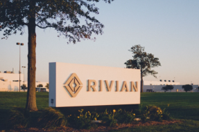 Rivian正起诉CommercialVehicleGroup，或影响交付厢式货车订单