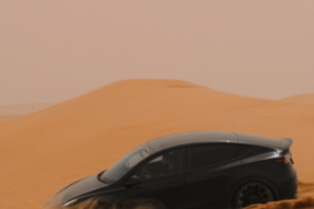 特斯拉多款车辆在迪拜进行极端高温和耐用性测试